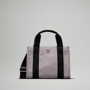 🆕 Small Lululemon Two-Tone Canvas Tote 4.5L